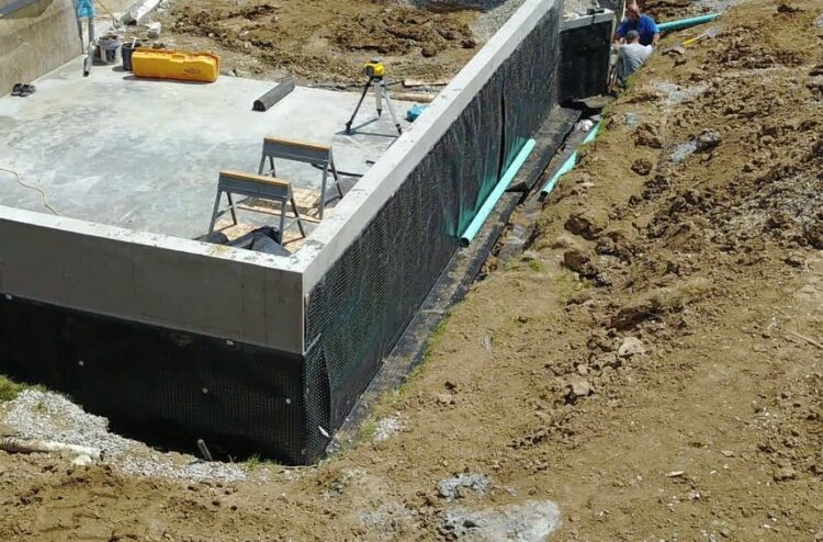 fundament zabezpieczony folią kubełkową