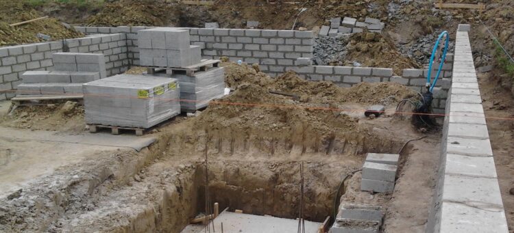 tradycyjny fundament ławowy