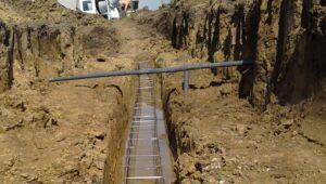 tymczasowa naprawa drenu ceramicznego na budowie