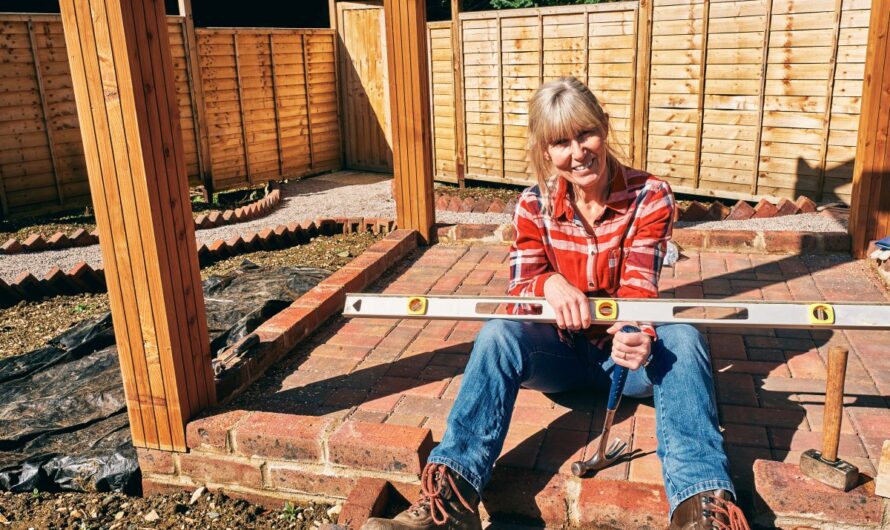 Stabilne kotwienie pergoli – jak technicznie zabezpieczyć konstrukcję przed porywistym wiatrem?